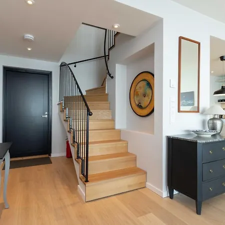 C42 Magical Seaview Penthouse Iv Floor